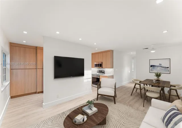 4th image of 1880 Ne 180Th St, North Miami Beach, FL 33162 | MLS# A11968920