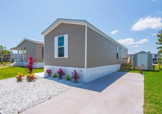 35th image of 315 Ne Cardinal Ln L25, Jensen Beach, FL 34957 | MLS# A11969038