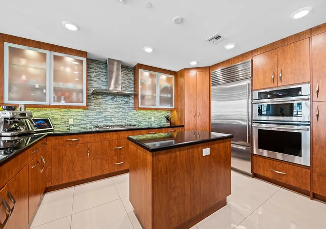 5th image of 3415 N Ocean Dr, Hollywood, FL 33019