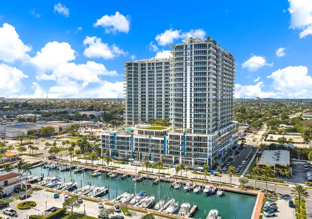 3rd image of 220 Lake Shore Dr #N-1521, Lake Park, FL 33403 | MLS# R11165311