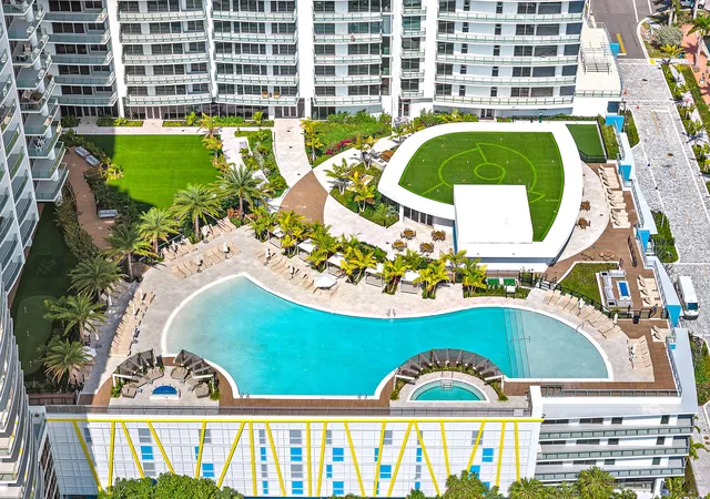 5th image of 220 Lake Shore Dr #N-1521, Lake Park, FL 33403 | MLS# R11165311
