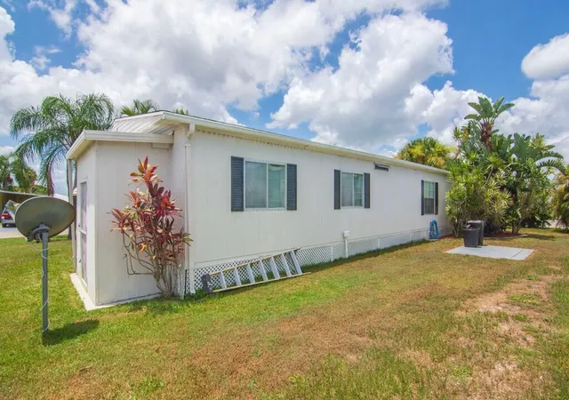 Homes for sale in Port St Lucie, FL | 1 Castilla Ln, Port St Lucie, FL 34952 | MLS# R11165350