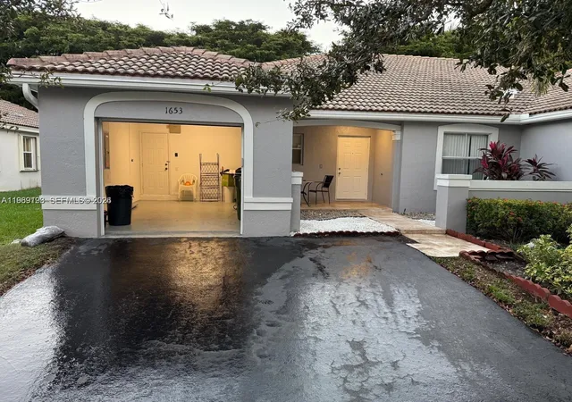 Homes for sale in Weston, FL | 1653 Zenith Way, Weston, FL 33327 | MLS# A11969193