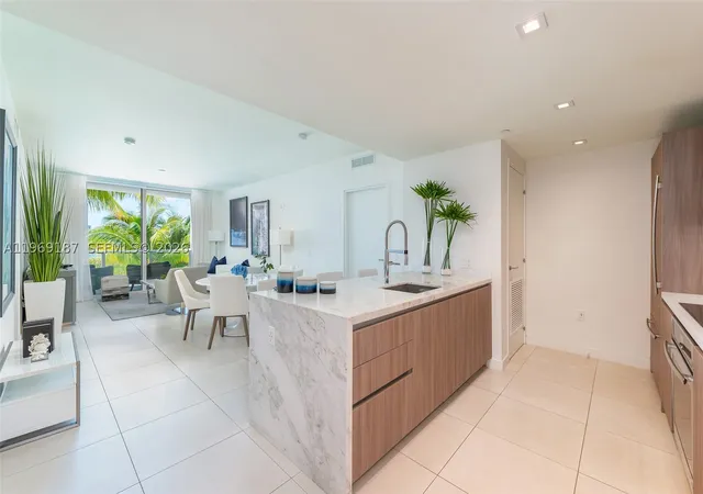 Listing Photo 1 - Condo for sale in building located at 401 N Birch Rd, Fort Lauderdale, FL 33304 - Unit #502