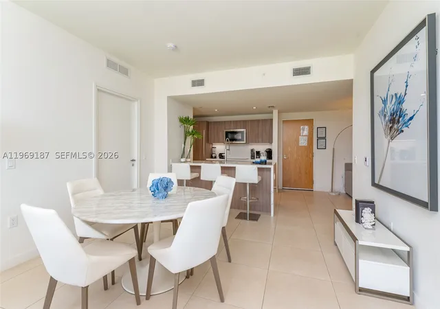 Listing Photo 2 - Condo for sale in building located at 401 N Birch Rd, Fort Lauderdale, FL 33304 - Unit #502