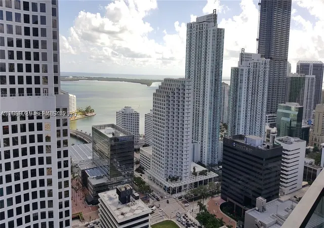 Photo 2 of Condo for sale at 68 Se 6Th St #3305, Miami, FL 33131 | MLS# A11969235 | Listing updated on 2026-02-21