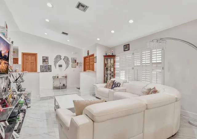 Homes for sale in Coral Springs, FL | 1280 Nw 114th Ave, Coral Springs, FL 33071 | MLS# R11165452