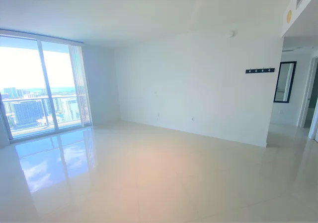 5th image of 185 Sw 7Th St #3708, Miami, FL 33130 | MLS# F10553903