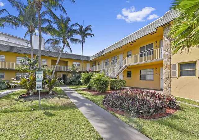 1st image of 240 Croton Ave #102, Lantana, FL 33462 | MLS# R11165490