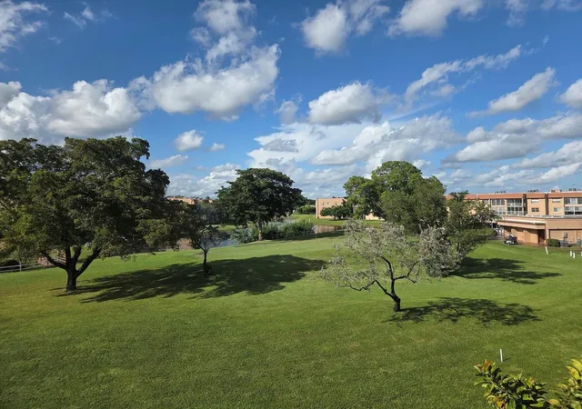 2nd image of 9721 Sunrise Lakes Blvd, Sunrise, FL 33322