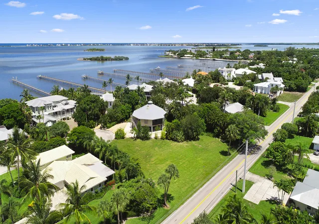 2nd image of 18 Cranes Nest, Stuart, FL 34996 | MLS# R11165651