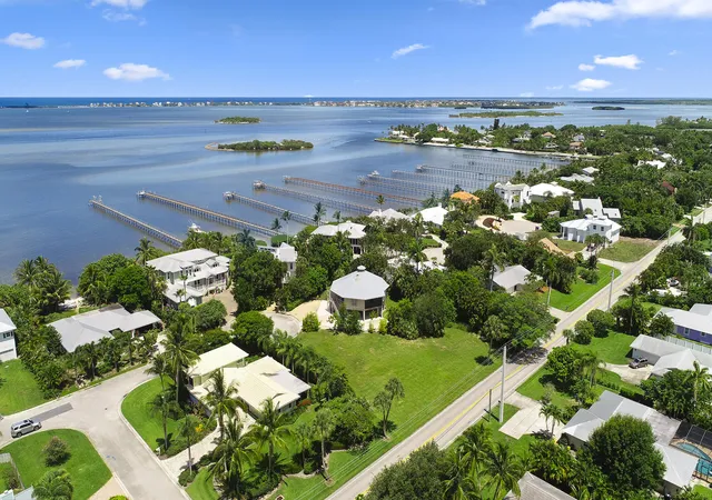 3rd image of 18 Cranes Nest, Stuart, FL 34996 | MLS# R11165651