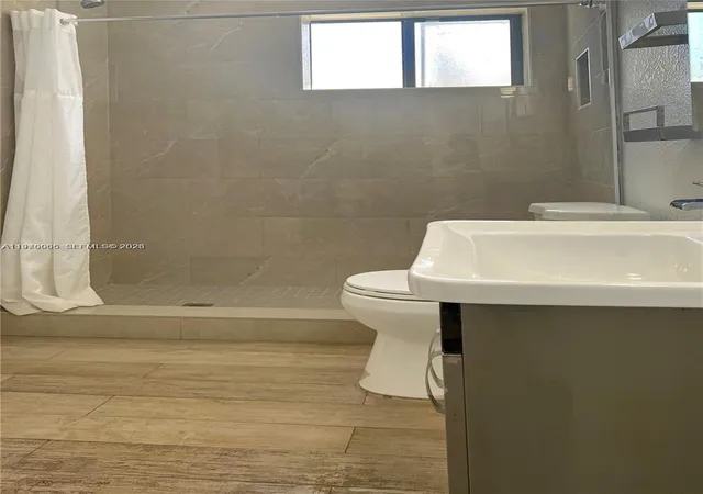 4th image of 221 W 31St St, Hialeah, FL 33012 | MLS# A11970005