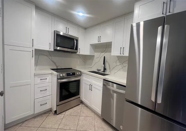 Homes for sale in Hollywood, FL | 4000 N Hills Dr #28, Hollywood, FL 33021 | MLS# F10554321