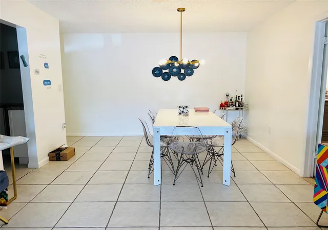 Homes for sale in Hollywood, FL | 4040 N Hills Dr #7, Hollywood, FL 33021 | MLS# F10554331