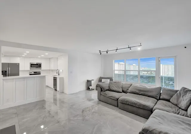 2nd image of 3500 Galt Ocean Dr #1109, Fort Lauderdale, FL 33308 | MLS# F10554343