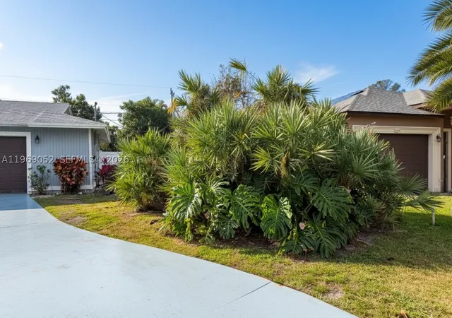 Photo 2 of Single family home for sale at 1450 Sw Cellini Ave, Port St Lucie, FL 34953 | MLS# A11969052 | Listing updated on 2026-09-16