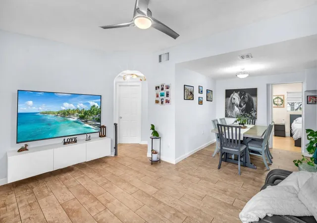 Homes for sale in Hollywood, FL | 404 S 62nd Ter, Hollywood, FL 33023 | MLS# F10554415