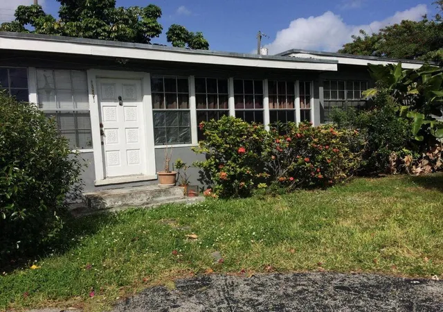 2nd image of 1351 Ne 159th St, North Miami Beach, FL 33162 | MLS# R11165925