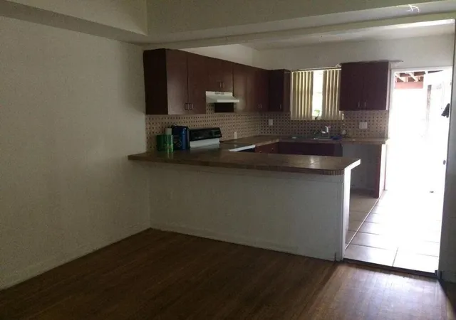 3rd image of 1351 Ne 159Th St, North Miami Beach, FL 33162 | MLS# R11165925