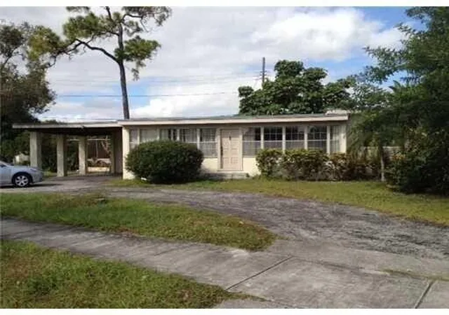 7th image of 1351 Ne 159th St, North Miami Beach, FL 33162 | MLS# R11165925
