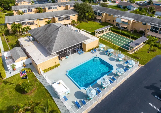 Homes for sale in Boynton Beach, FL | 108 Ne 20th Ave Ne #201, Boynton Beach, FL 33435 | MLS# R11166014