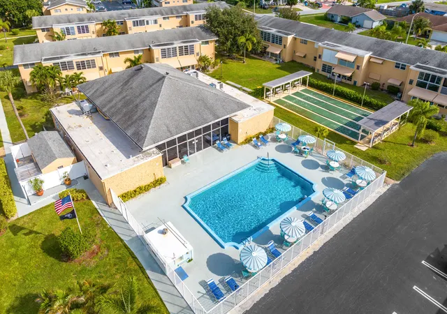 Homes for sale in Boynton Beach, FL | 108 Ne 20th Ave Ne #201, Boynton Beach, FL 33435 | MLS# R11166014