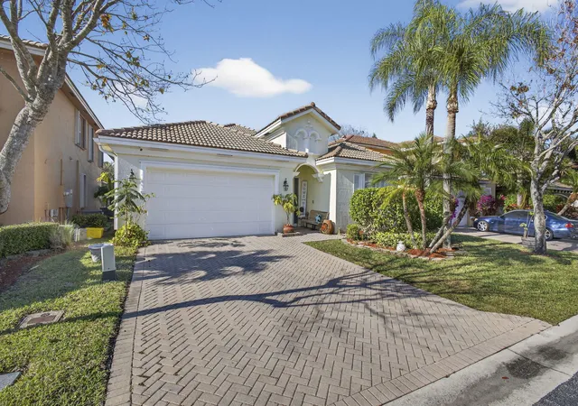 2nd image of 6637 Traveler Rd, West Palm Beach, FL 33411 | MLS# R11166086