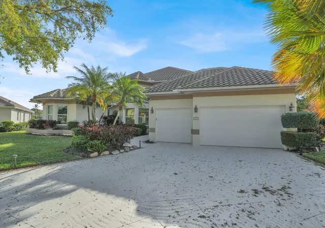 3rd image of 142 Corinthian Cir, Jupiter, FL 33458 | MLS# R11166154
