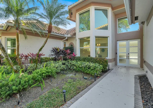 4th image of 142 Corinthian Cir, Jupiter, FL 33458 | MLS# R11166154