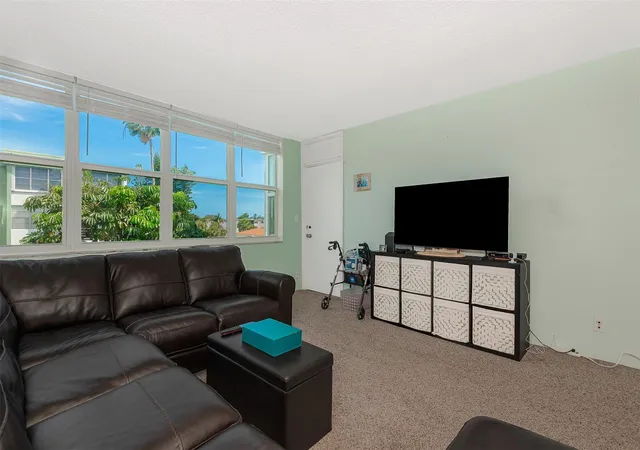 4th image of 2751 Taft St #305, Hollywood, FL 33020 | MLS# F10554594