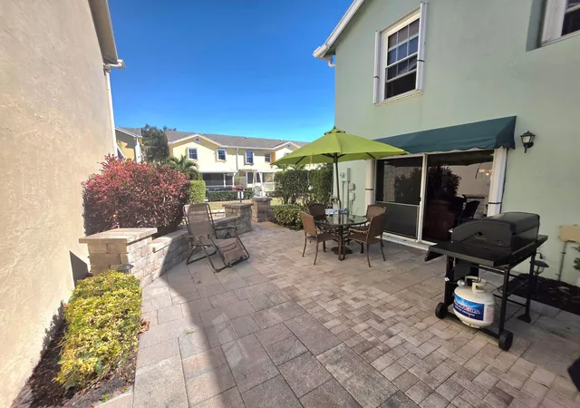 Homes for sale in Hypoluxo, FL | 311 Waterside Dr #9c, Hypoluxo, FL 33462 | MLS# R11166184
