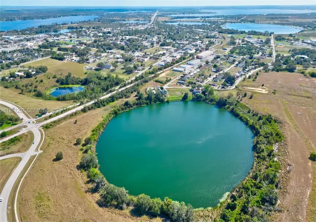 3rd image of 211 Rachard Blvd, Lake Placid, FL 33852 | MLS# A11971202
