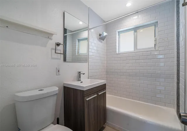 31st image of 2201 Ne 14th Ave, Wilton Manors, FL 33305 | MLS# A11969365