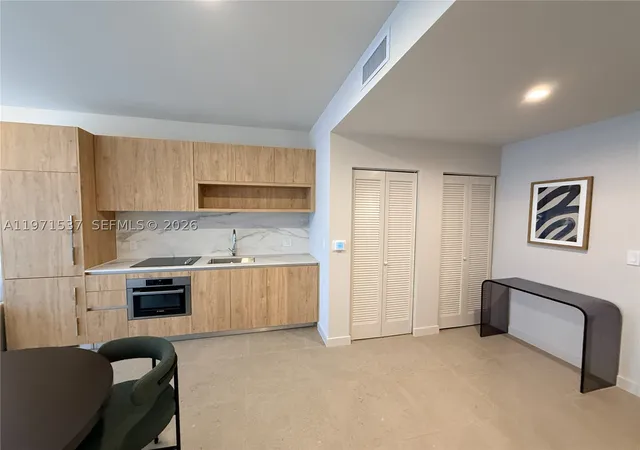 4th image of 11 Ne 6Th #1905, Miami, FL 33132 | MLS# A11971537