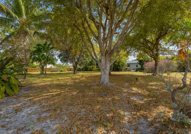 1st image of 426 N 5th St, Lantana, FL 33462 | MLS# R11166195