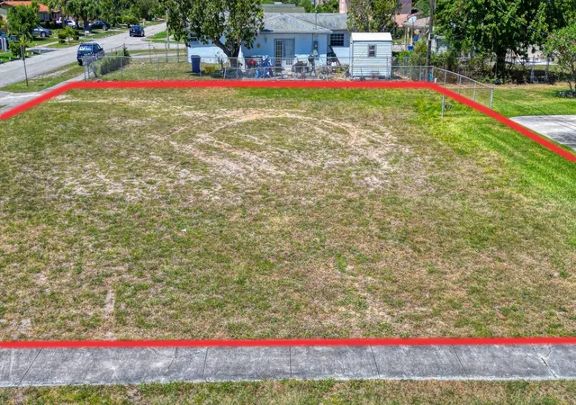 2nd image of 398 W 23rd St, Riviera Beach, FL 33404 | MLS# R11166382