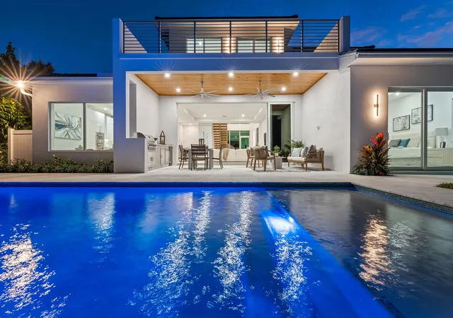 2nd image of 417 Lake Dr, Delray Beach, FL 33444 | MLS# R11166427