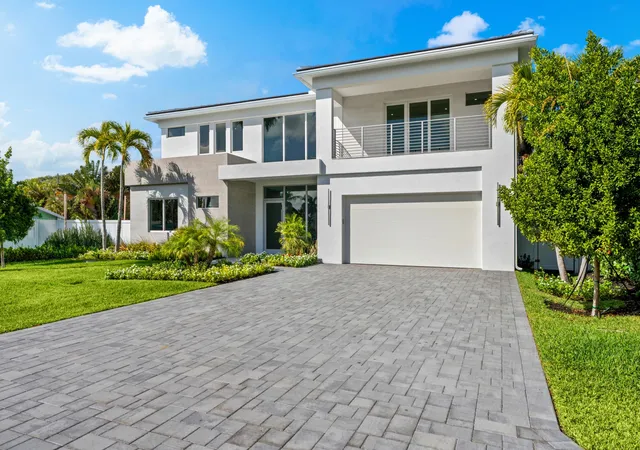 3rd image of 417 Lake Dr, Delray Beach, FL 33444 | MLS# R11166427