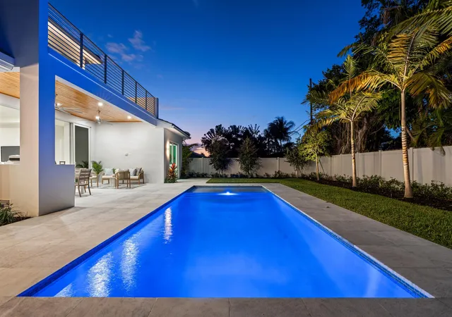 47th image of 417 Lake Dr, Delray Beach, FL 33444 | MLS# R11166427
