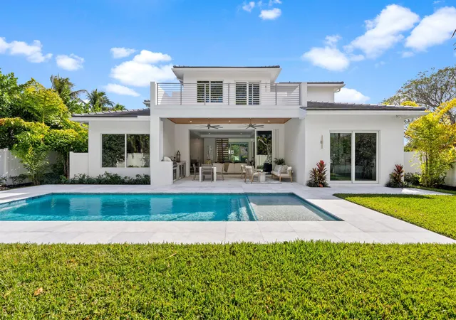 4th image of 417 Lake Dr, Delray Beach, FL 33444 | MLS# R11166427