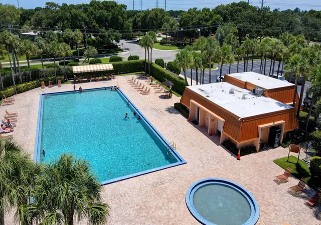 52nd image of 4210 42nd Wy, West Palm Beach, FL 33407 | MLS# R11166490