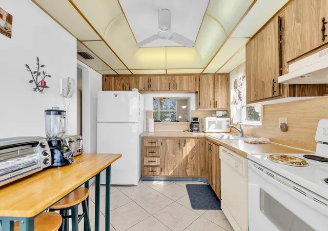 4th image of 6850 Royal Palm Blvd, Margate, FL 33063