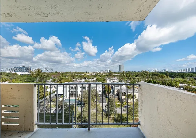 Photo 4 of Condo for sale at 2350 Ne 135Th St #811, North Miami, FL 33181 | MLS# A11969984 | Listing updated on 2026-08-17