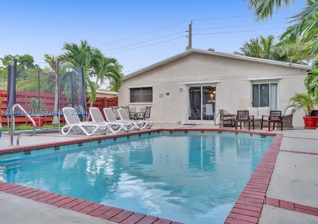 Photo 1 of Single family home for sale at 208 Sw 2nd Ave, Hallandale Beach, FL 33009 | MLS# A11971971 | Listing updated on 2026-03-11