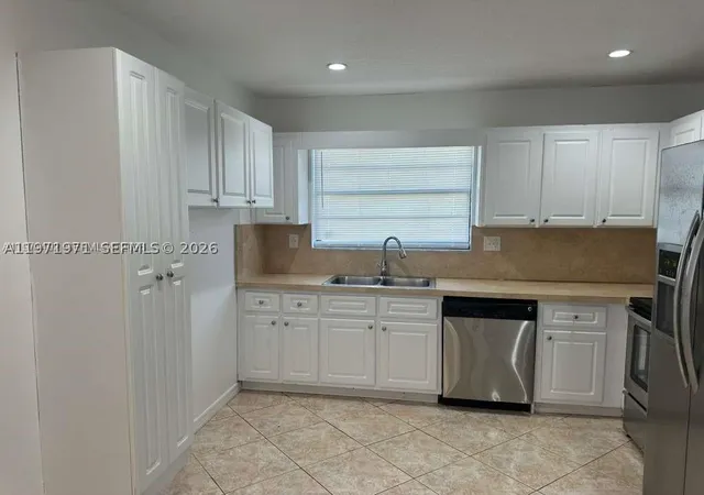 Photo 3 of Single family home for sale at 208 Sw 2nd Ave, Hallandale Beach, FL 33009 | MLS# A11971971 | Listing updated on 2026-03-11