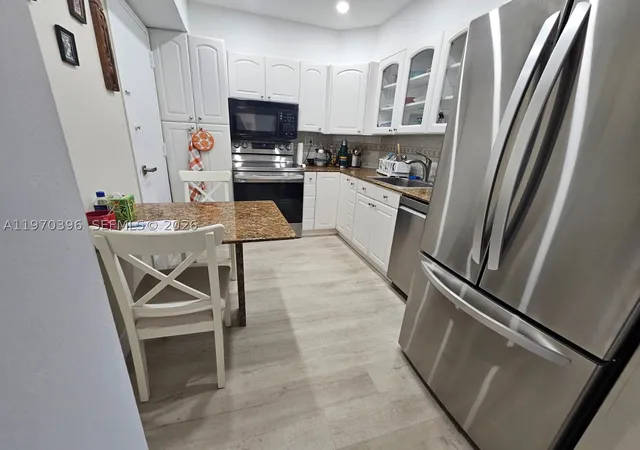 Photo 3 of Sale Pending at 300 Bayview Dr #2101, Sunny Isles Beach, FL 33160 | MLS# A11970396 | Listing updated on 2026-09-28