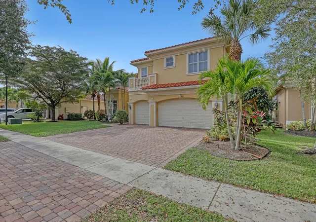 Homes for sale in Lake Worth, FL | 3389 Lago De Talavera, Lake Worth, FL 33467 | MLS# R11166578