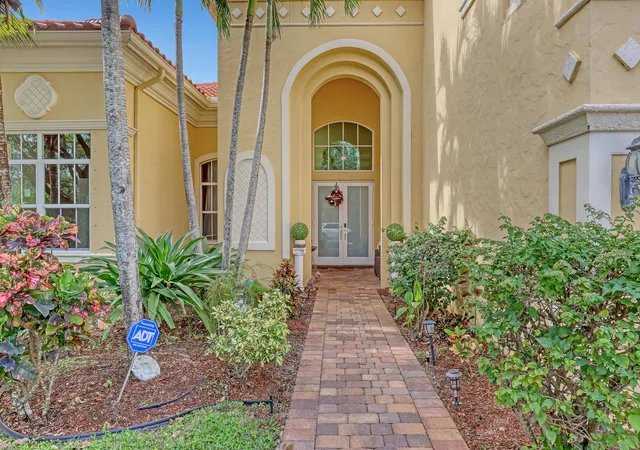 Homes for sale in Lake Worth, FL | 3389 Lago De Talavera, Lake Worth, FL 33467 | MLS# R11166578