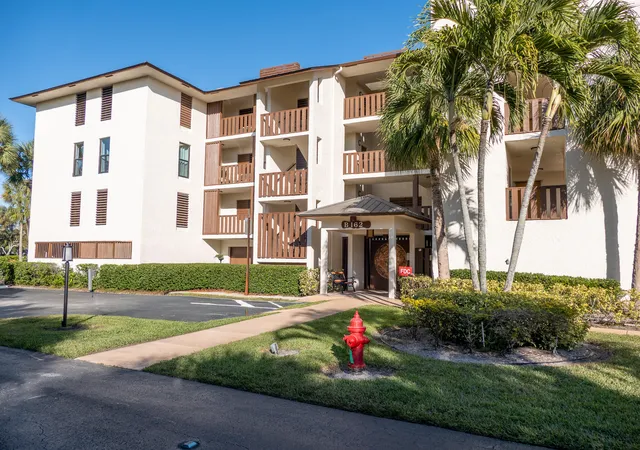 2nd image of 162 Se Saint Lucie Blvd #B403, Stuart, FL 34996 | MLS# R11166580